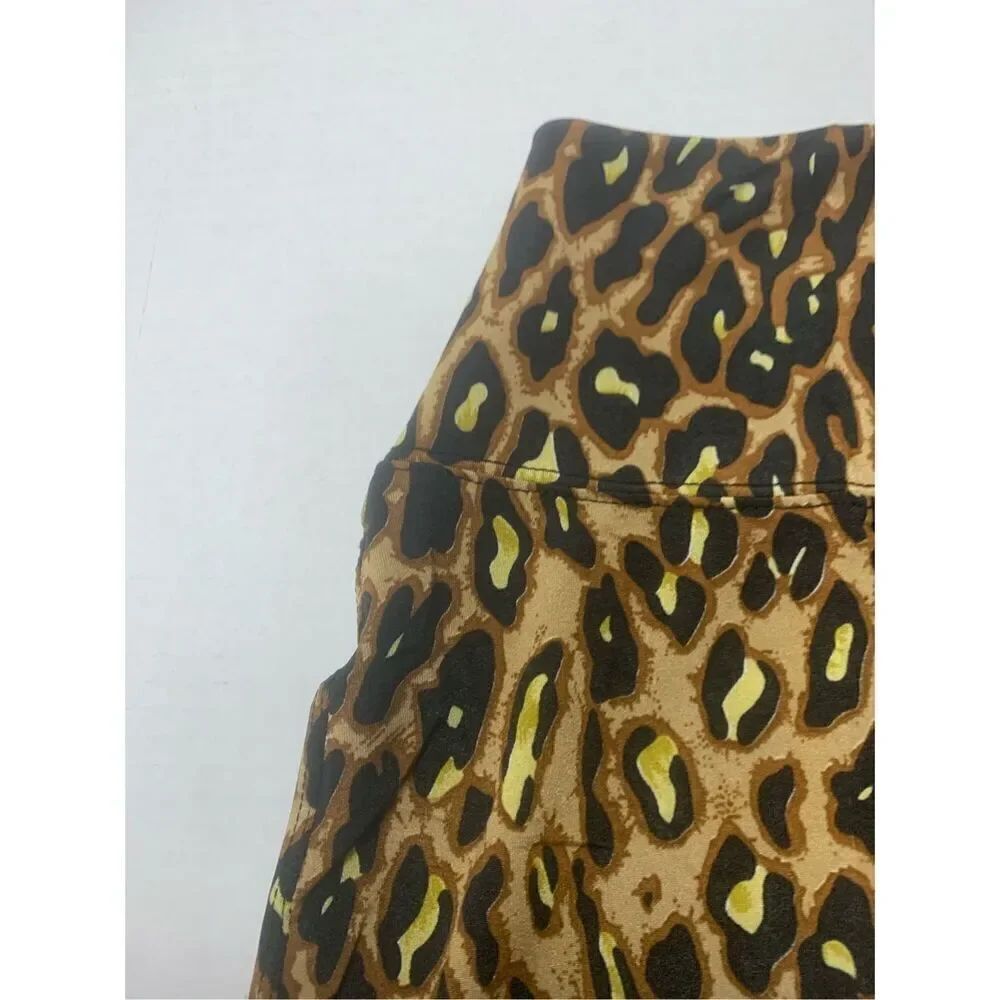 Cheetah Patterned Skirt - Picture 4 of 5